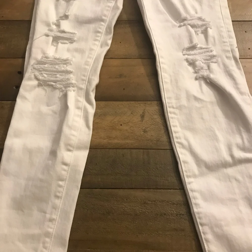White ripped jeans - Picture 2 of 4